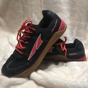 Altra HiiT xt cross training shoes size 10.5.